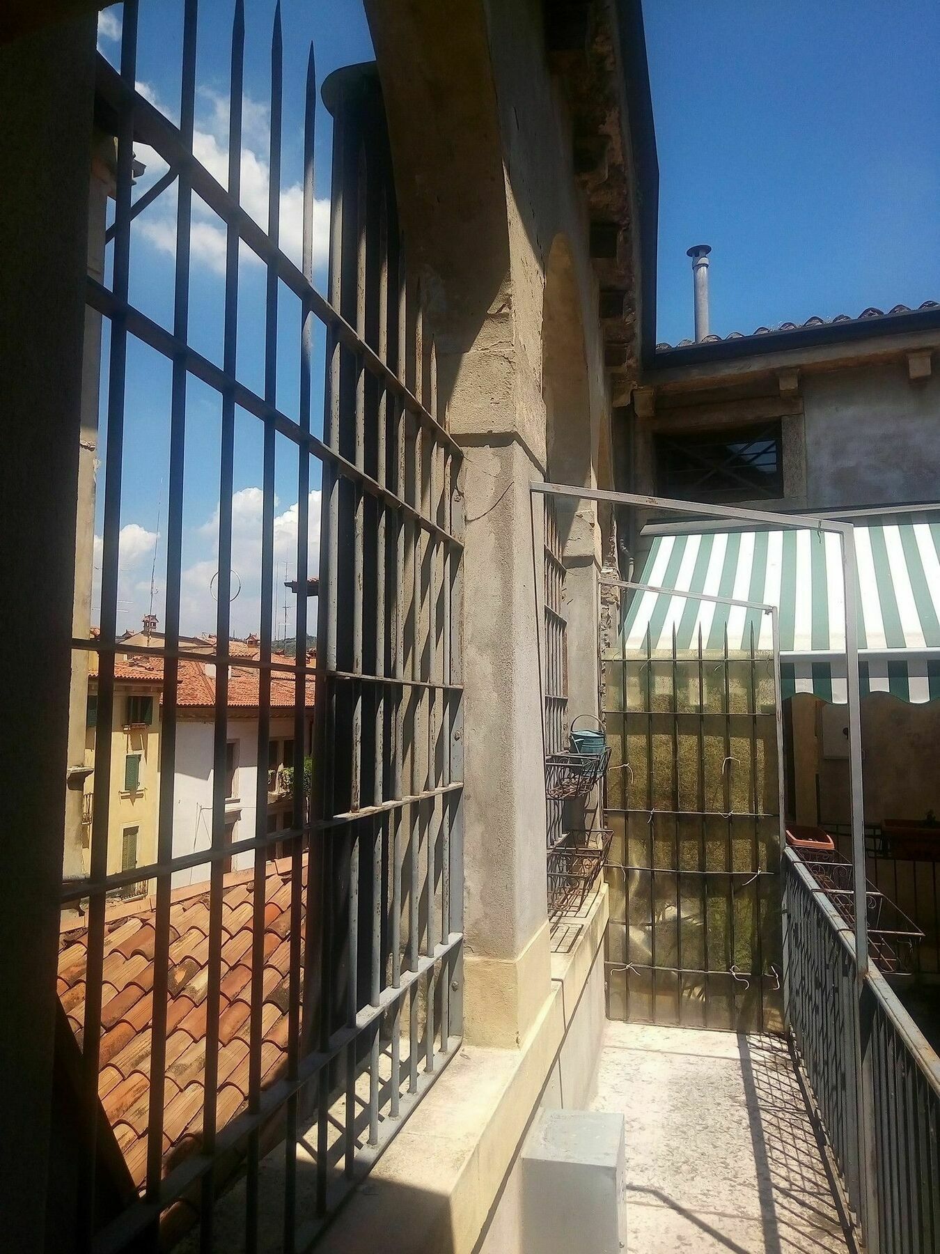 Palazzo Camozzini Apartments เวโรนา ภายนอก รูปภาพ